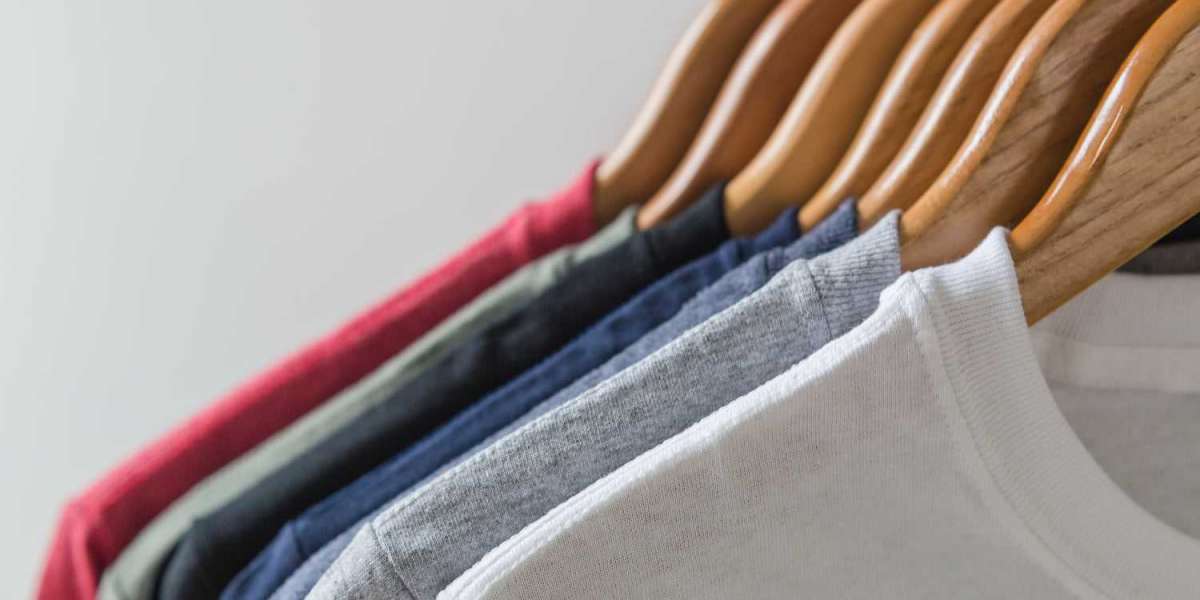 6 Facts to Remember While Buying Tshirts for Reselling Business
